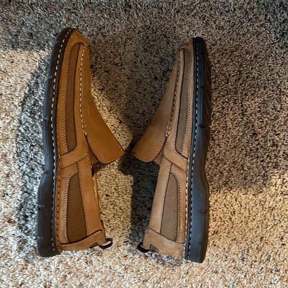 Shoes - Picture 4 of 6